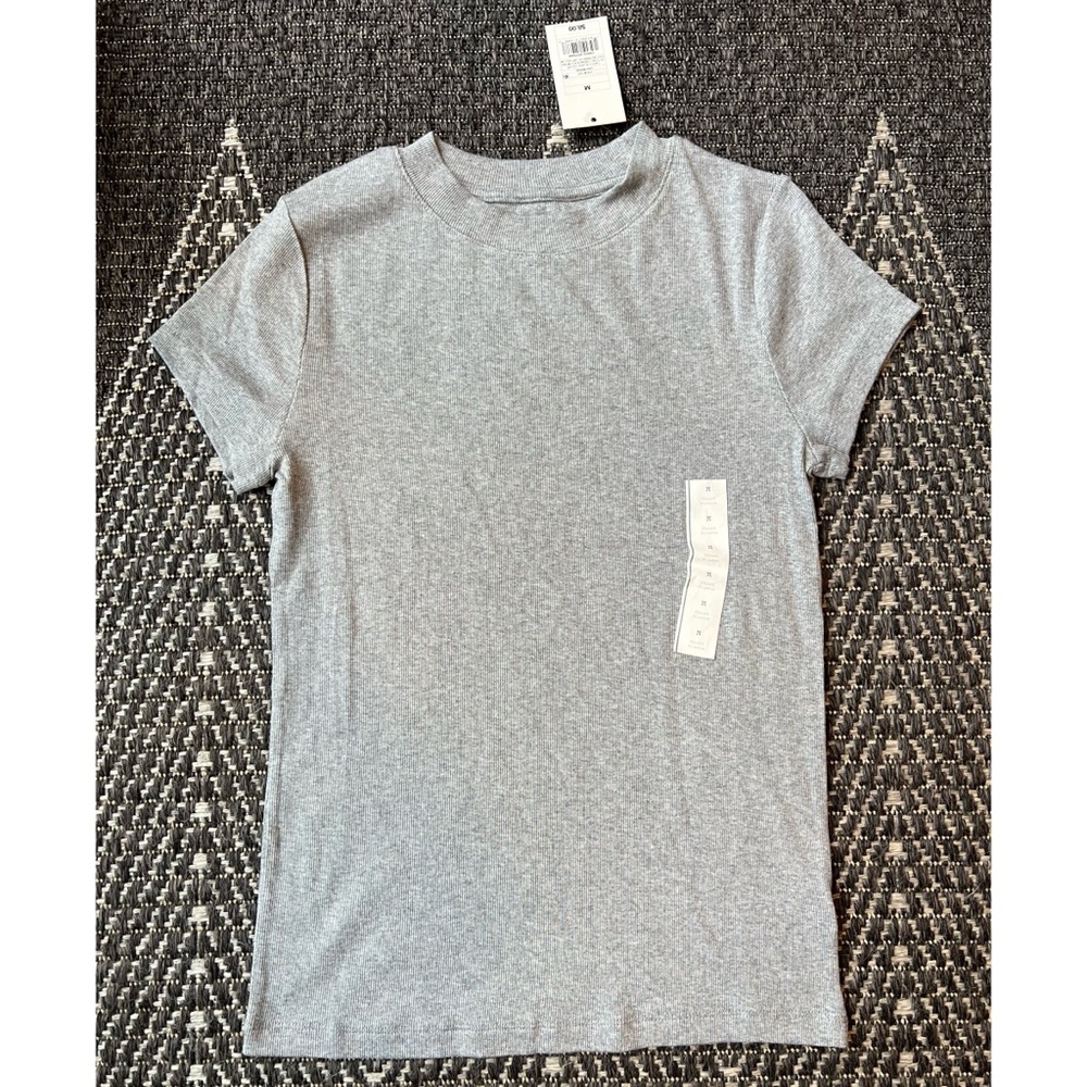 🚫SOLD ON MERC🚫NWT A New Day Women’s grey mock high neck short sleeve top T shirt